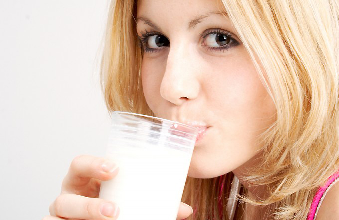 Tìm hiểu xem phụ nữ uống sữa đậu nành có tốt không?