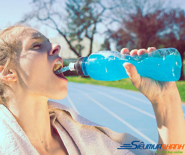 nước uống chuyên dụng không phù hợp khi đi xe đạp thể thao